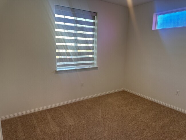 Foto del edificio - 16172 Abernathy Ct