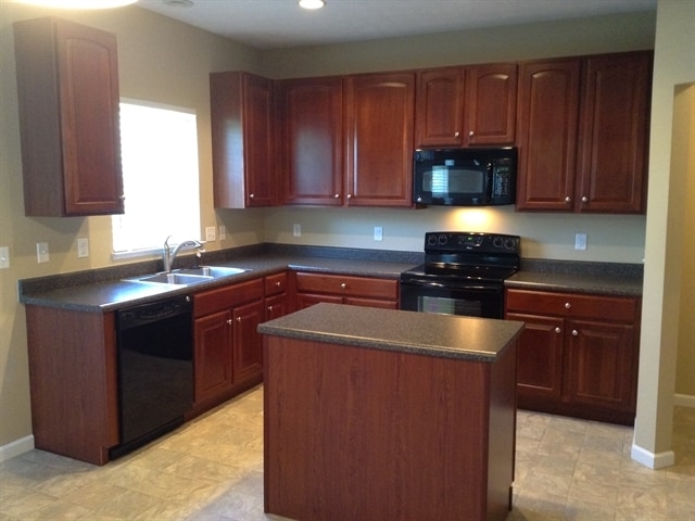 Building Photo - 599 Mitchell Way Ct