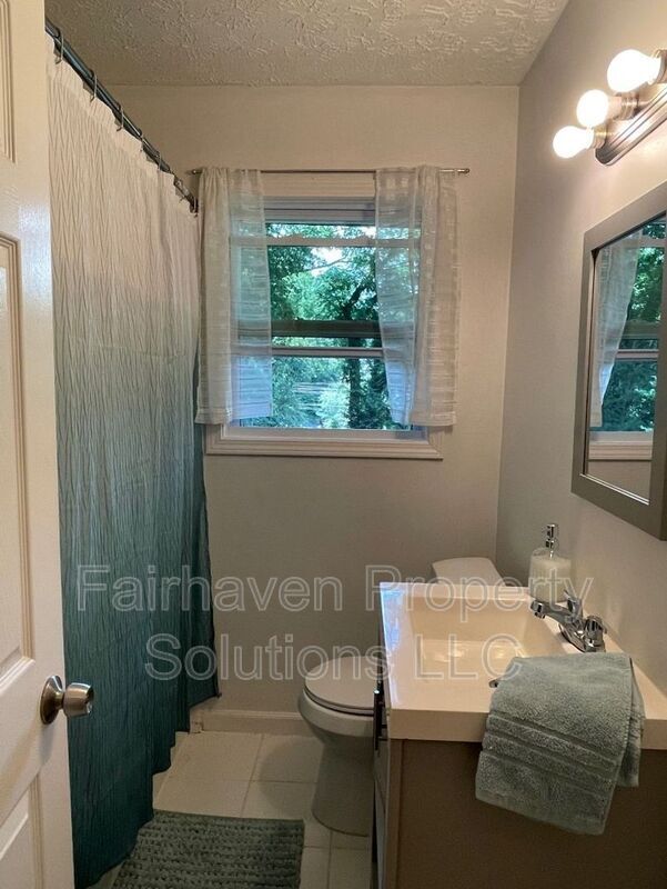 Foto del edificio - 1859 Williams Ave