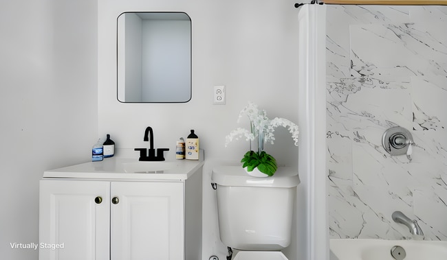 Building Photo - 2737 Stuart Dr