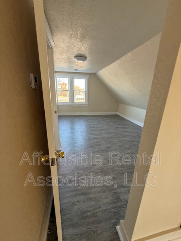 Building Photo - 2167 S 5th St