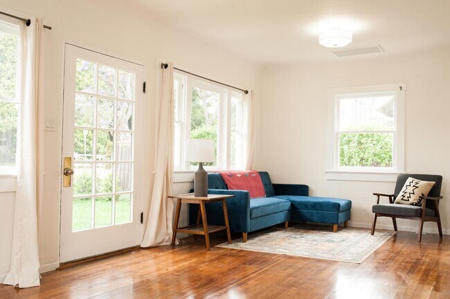 Foto del edificio - 2018 Monterey St