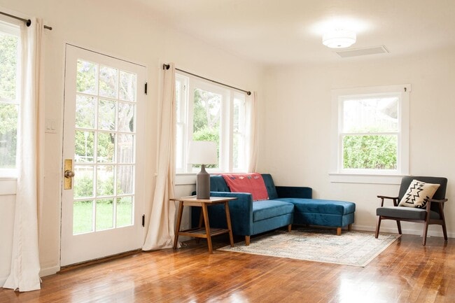 Building Photo - 2018 Monterey St