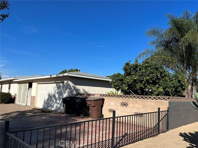 Building Photo - 140 W Midway Manor