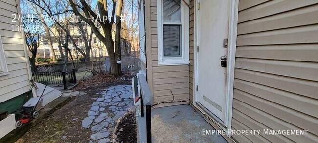 Foto del edificio - 3rd Floor: 1 Bedroom / 1 Bathroom Apartmen...
