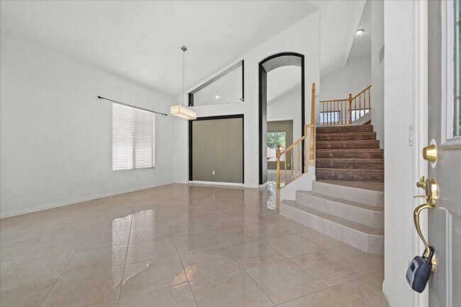 Foto del edificio - Contemporary Guard-Gated Retreat Near Rhodes Ranch Golf Club with Elegant Open-Concept Living