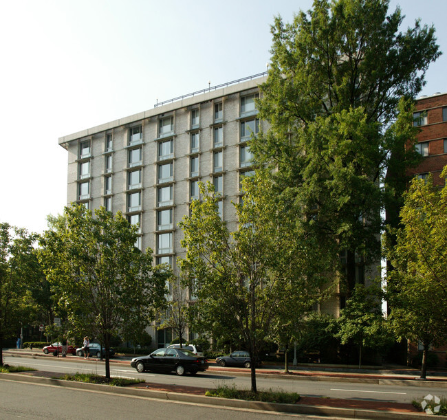 Building Photo - Claridge House