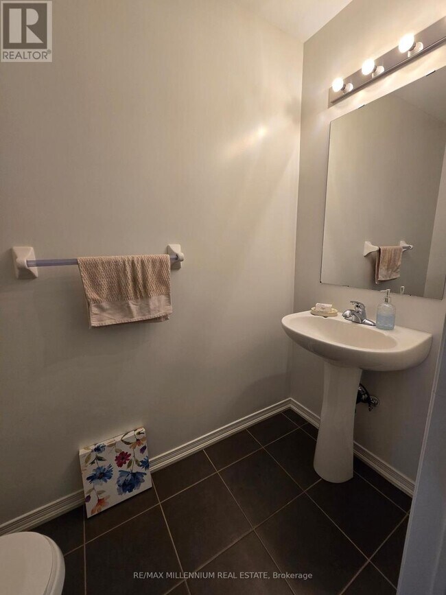 Photo du bâtiment - 92 Honeyview Trail