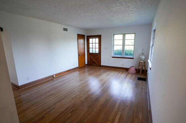 Foto del edificio - 43 Hilltop Rd