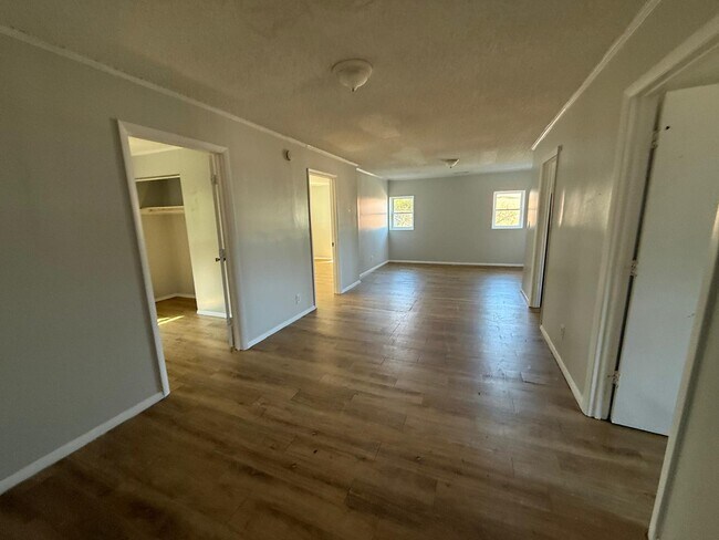 Building Photo - 1703 Singleton St