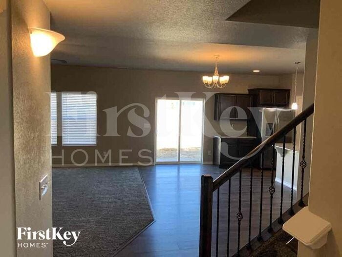 Foto principal - 7717 Benecia Dr