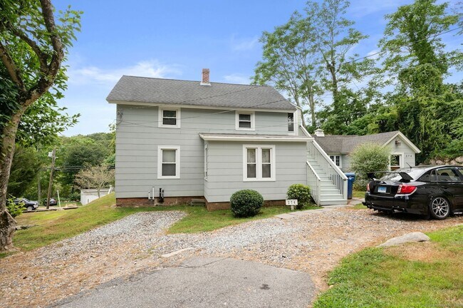 Foto del edificio - 274 Bloomingdale Rd
