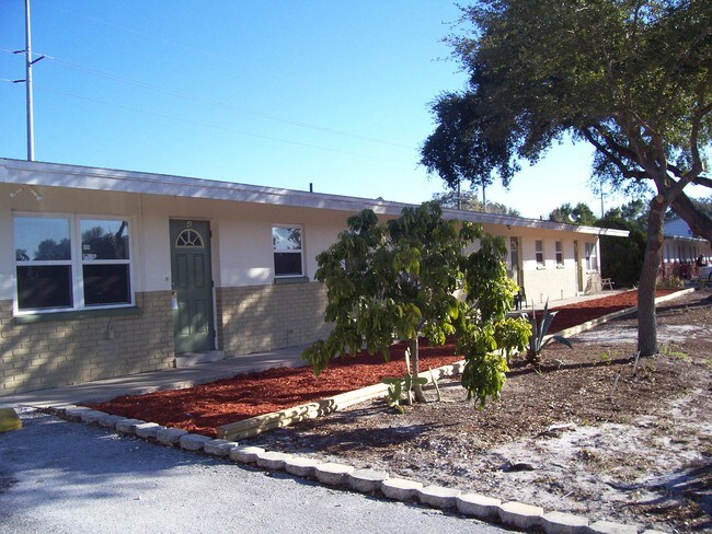 Building Photo - 5901 Fairfield Ave S