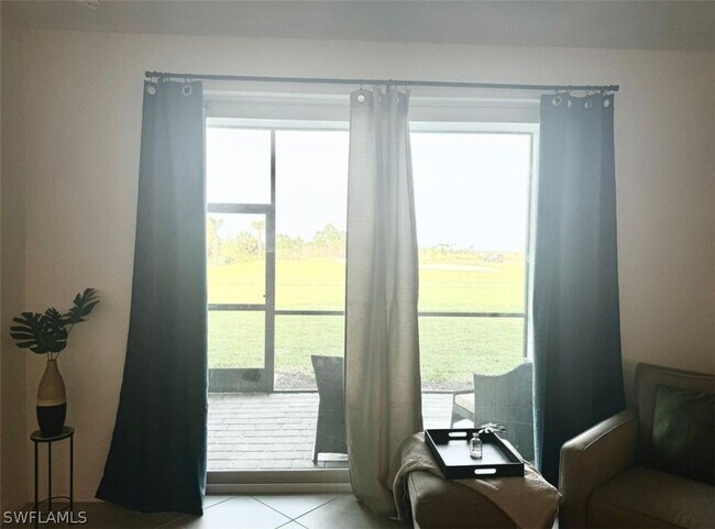 Building Photo - 12180 Wellen Golf St