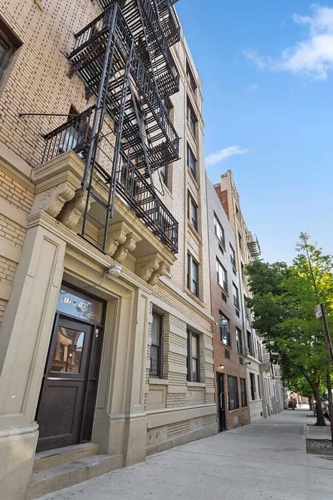 Building Photo - 517 W 169th St