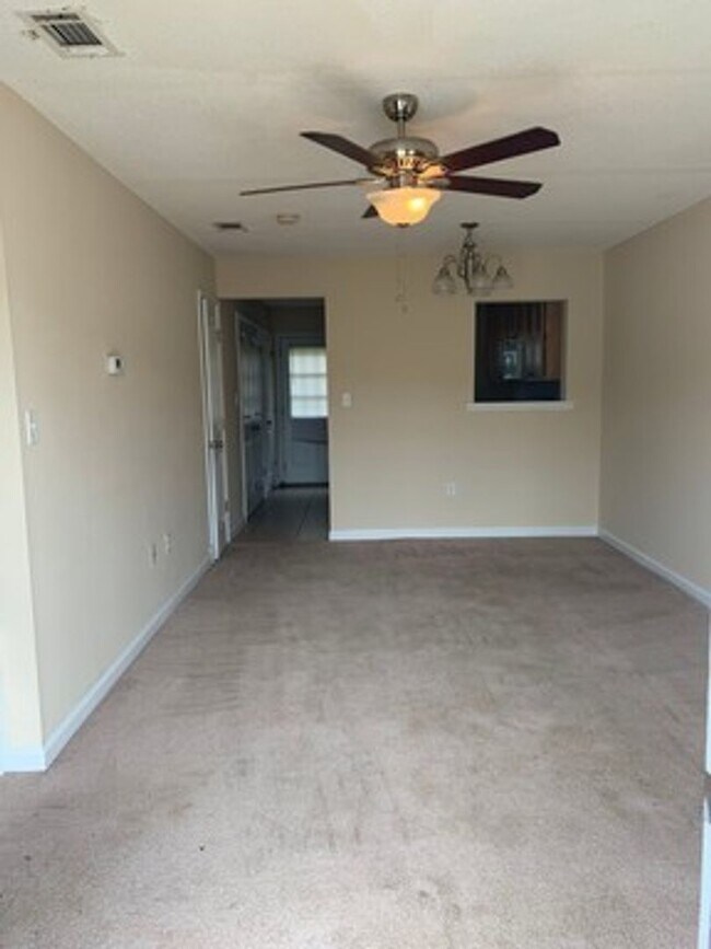 Foto del edificio - 2BD/2.5B Townhouse