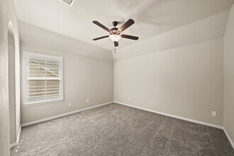 Building Photo - 28223 Red Shady Oaks Dr