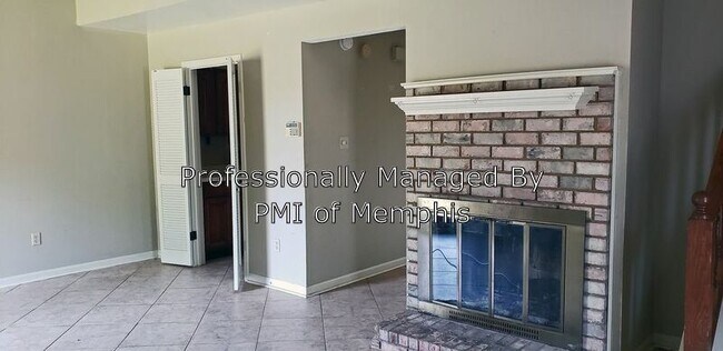 Foto del edificio - 242 S Walnut Bend Rd