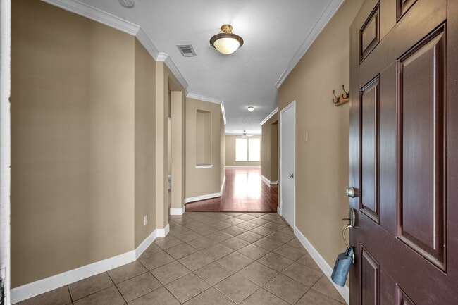 Building Photo - 952 Crannog Way