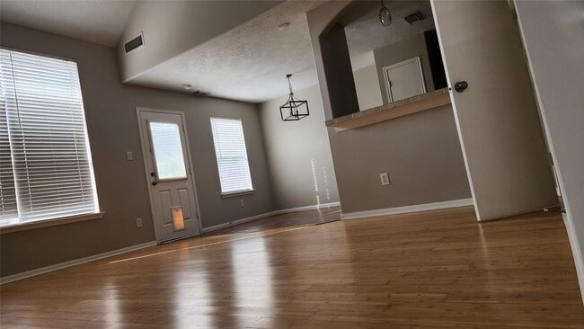 Building Photo - 6819 Highwind Bend Ln