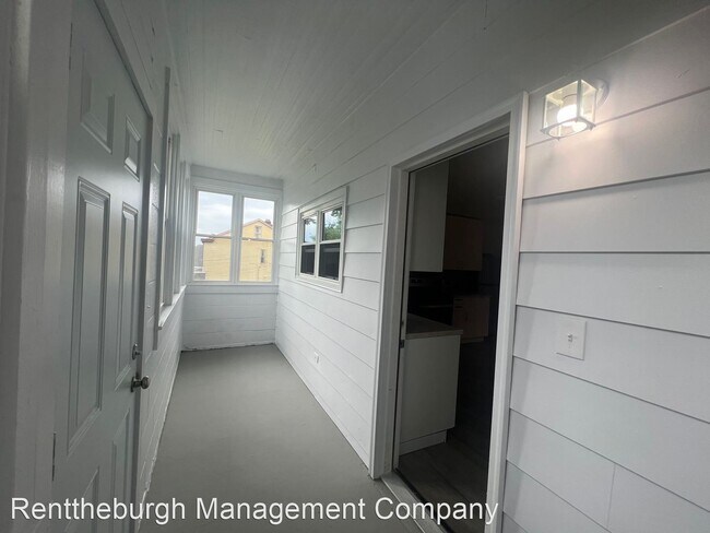 Building Photo - 3 br, 1 bath House - 119 Clover street