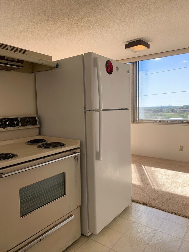 Foto del edificio - Pearl City - Century Park Plaza: 1 bedroom...