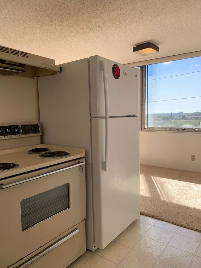 Building Photo - Pearl City - Century Park Plaza: 1 bedroom...