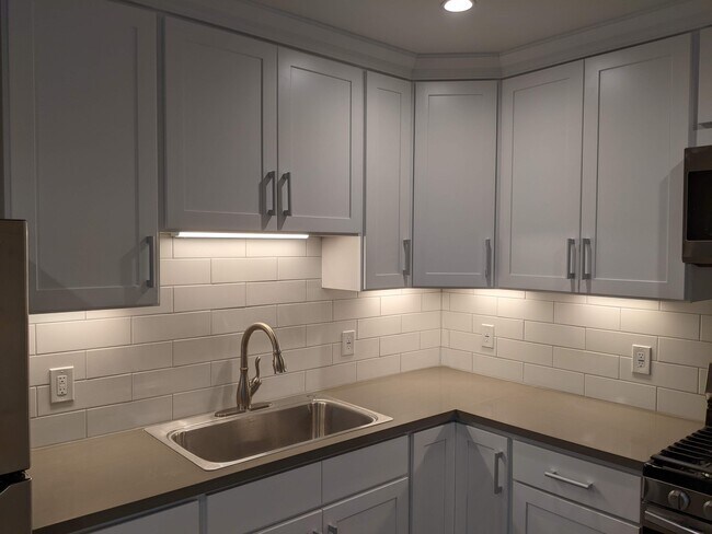 Kitchen Lights on #1 - 1525 Powell St