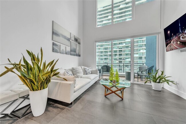 Foto del edificio - 60 SW 13th St