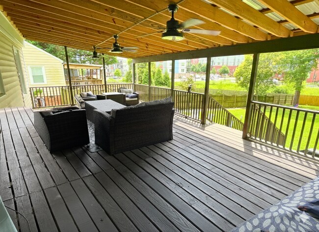 Foto del edificio - 1429 Lyon Ct