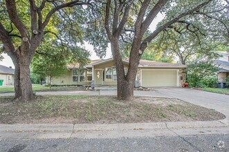 Building Photo - 5808 Silver Lake Ct