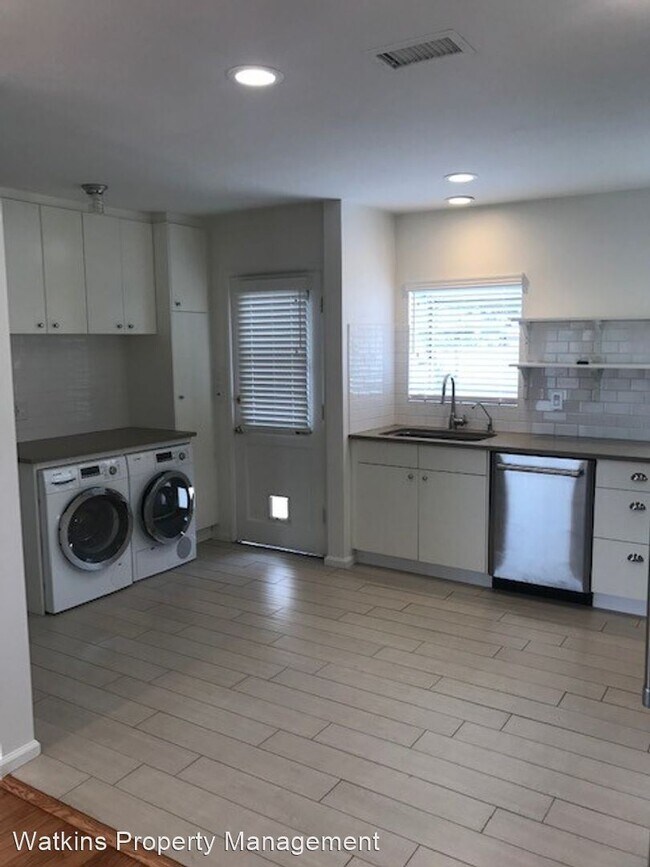 Building Photo - 2 br, 1 bath House - 4832 Dunrobin Ave