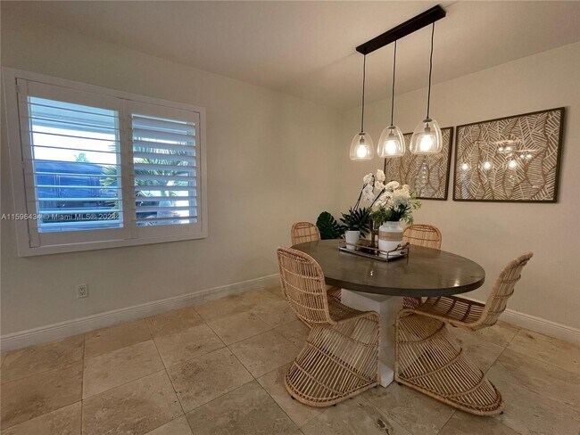 Foto del edificio - 9001 SW 68th St