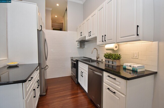 Foto del edificio - 2067 Ascot Dr