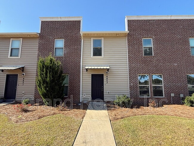 Foto del edificio - 4423 Village Oak Ln