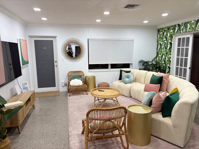 Foto del edificio - 305 NE 27th St