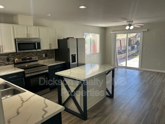 Building Photo - 7760 Key Largo Dr