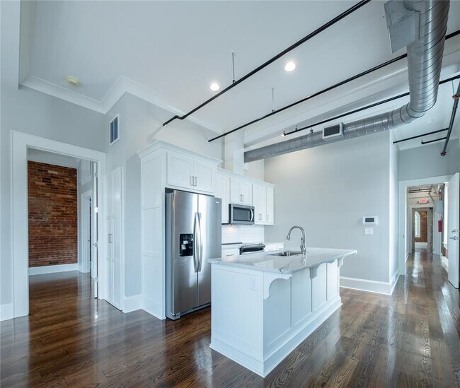 Building Photo - 203-203 W Jefferson St