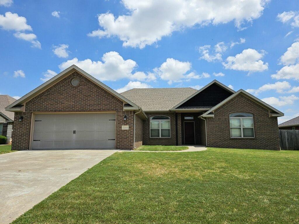 Foto principal - 1210 Ellen Ray Ln