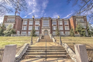 Building Photo - 1517 S Theresa Ave