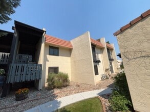 Building Photo - 1002 Fontmore Rd