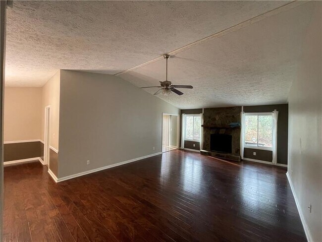 Building Photo - 303 River Run Terrace
