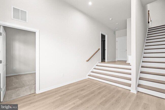 Foto del edificio - 6236 Folly Ln