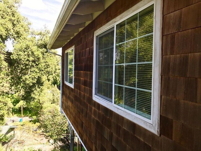 Foto del edificio - 3542 Oak Knoll Dr