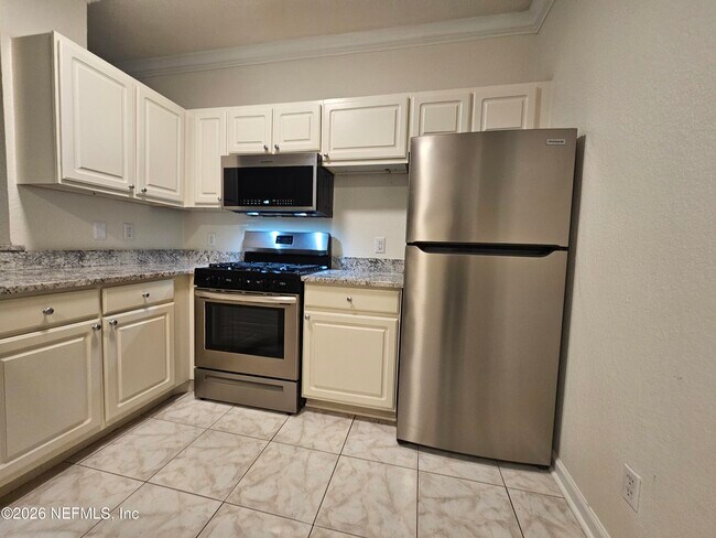 Foto del edificio - 13810 Sutton Park Dr N