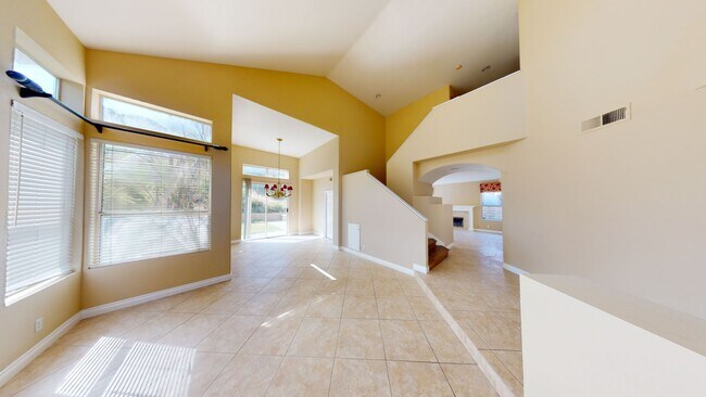 Building Photo - Welcome to Picasso Dr!