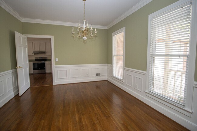 Foto del edificio - 2220 Montclair Dr