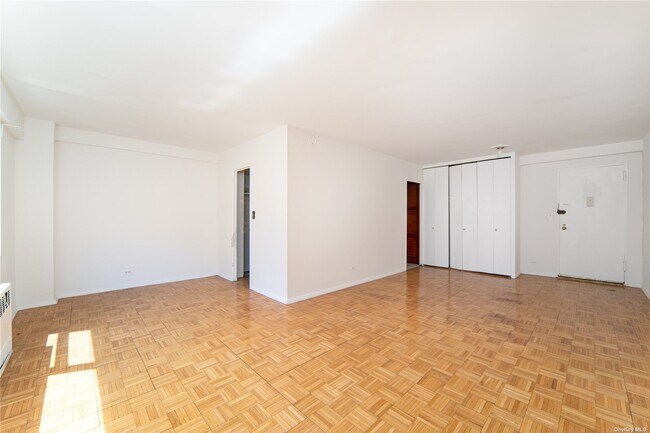 Foto del edificio - 109-33 71st Rd