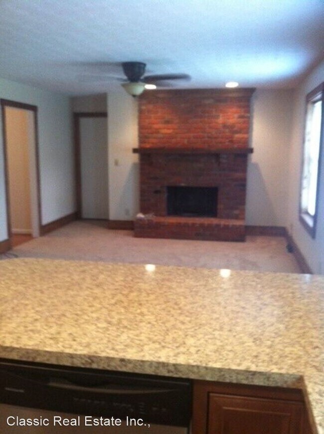 Building Photo - 3 br, 2.5 bath House - 1433 Mt Rainier Drive