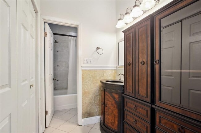 Building Photo - 4939 S Miro St